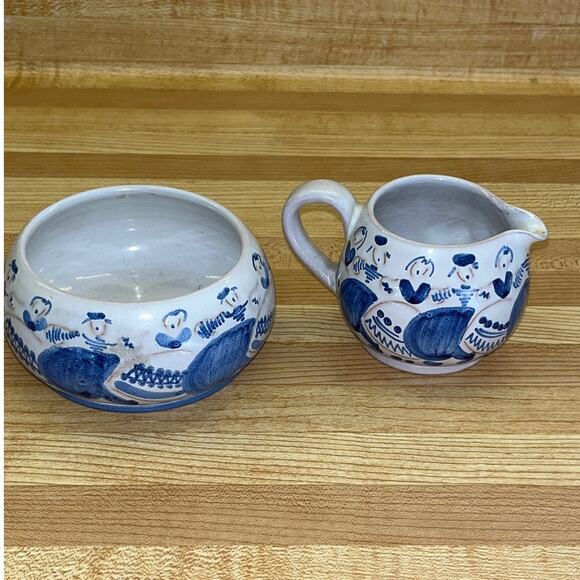 Hand Painted Blue & White Dutch Maidens Creamer and Sugar Bowl Set Artist Signed - Picture 2 of 6